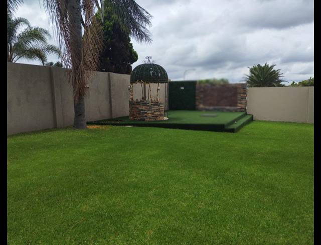 3 BEDROOM HOUSE FOR SALE IN HEUWELOORD